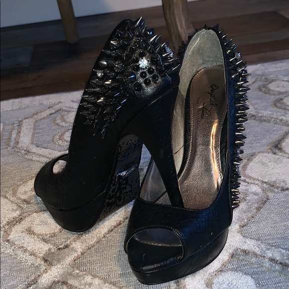 Qupid luxe black peep toe heel with studs - Picture 1 of 3